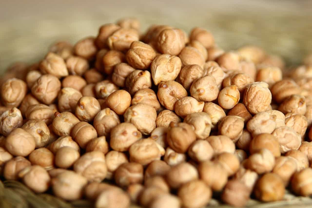 amazing-health-benefits-of-kala-chana-chickpeas-wellness-shrine